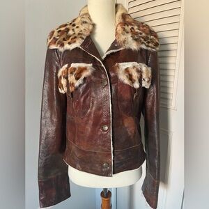 Sereng Elegant Brown Leather Jacket with Leopard Fur Accents S